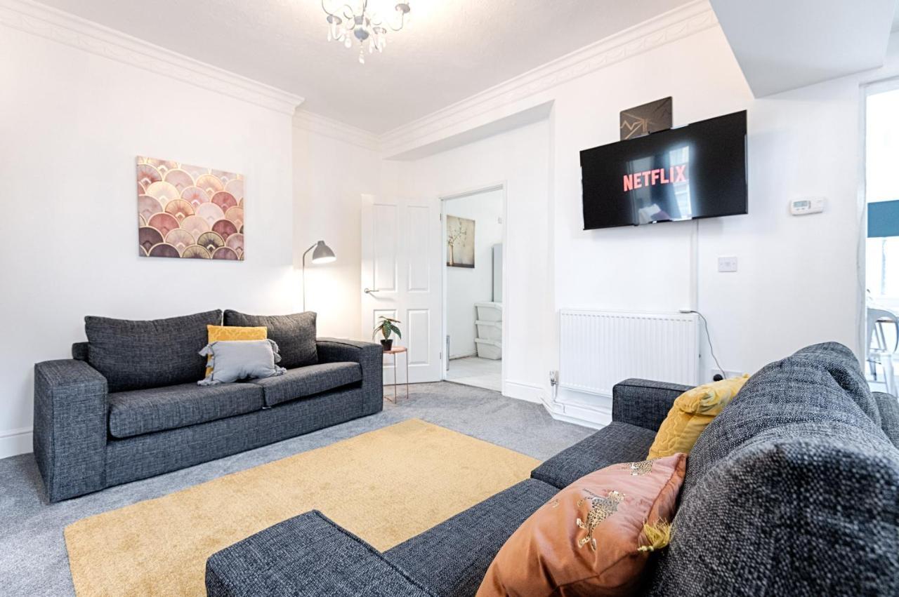 Make This Your Base! Tv In Every Bedroom! Merthyr Tydfil Exterior photo