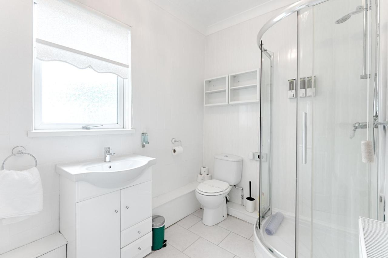 Make This Your Base! Tv In Every Bedroom! Merthyr Tydfil Exterior photo