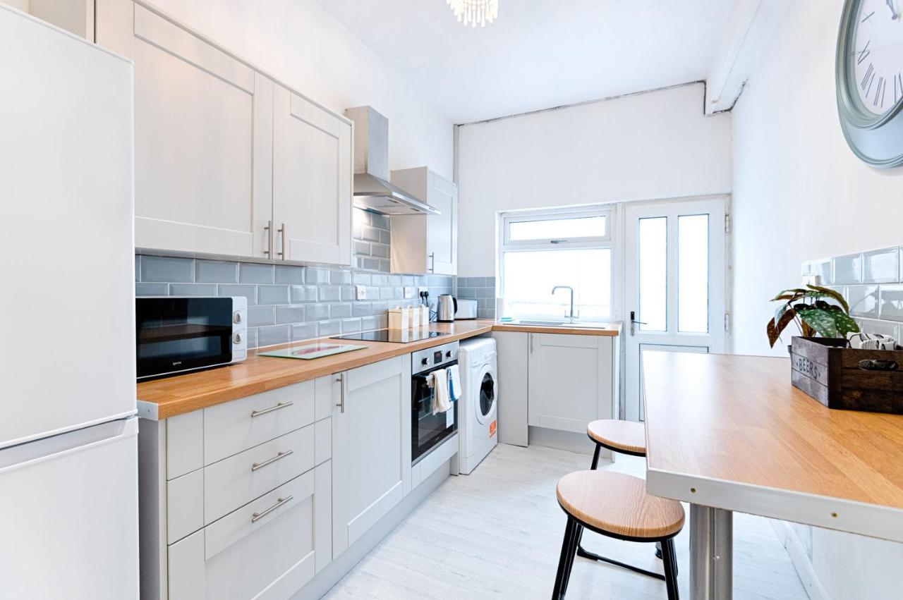 Make This Your Base! Tv In Every Bedroom! Merthyr Tydfil Exterior photo